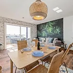 The Colors House, 636 Sea View & 513 Garden View Lejlighed