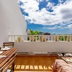 The Colors House, 636 Sea View & 513 Garden View Lejlighed *